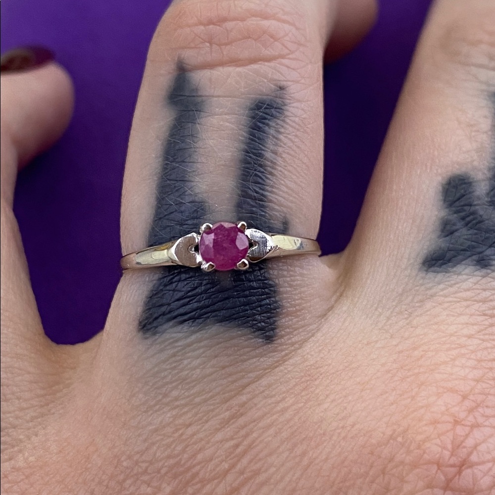💛 10k White Gold Ruby Ring NEW - Picture 4 of 8